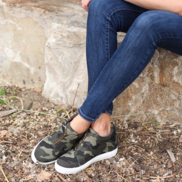 CLEARANCE-FIRM‼️5🌟Dex Camo Sneakers - Picture 2 of 7